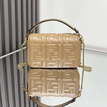 Fendi Women Baguette Mini Dove Gray Nappa Leather Bag with FF Motif - 图片 3