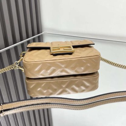 Fendi Women Baguette Mini Dove Gray Nappa Leather Bag with FF Motif - 图片 5