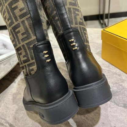 Fendi Women Filo Black Leather and Brown FF Fabric Boots - 图片 8