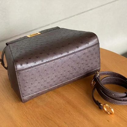 Fendi Women Peekaboo Iconic Mini Bordeaux Ostrich Leather Bag - 图片 6