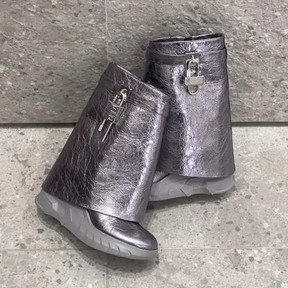 Givenchy Women Shark Lock Biker Ankle Boots in Laminated Leather - 图片 3