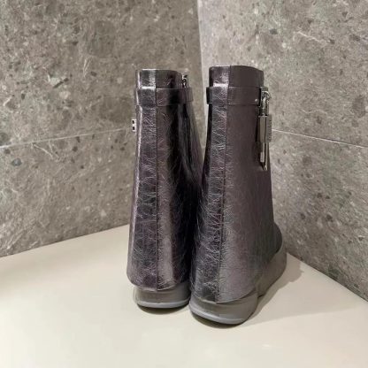 Givenchy Women Shark Lock Biker Ankle Boots in Laminated Leather - 图片 6