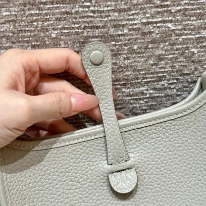 Hermes Women Evelyne 16 Amazone in Clemence Leather-BeigeSilver - 图片 6