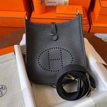 Hermes Women Evelyne 16 Amazone in Clemence Leather-BlackGold - 图片 5