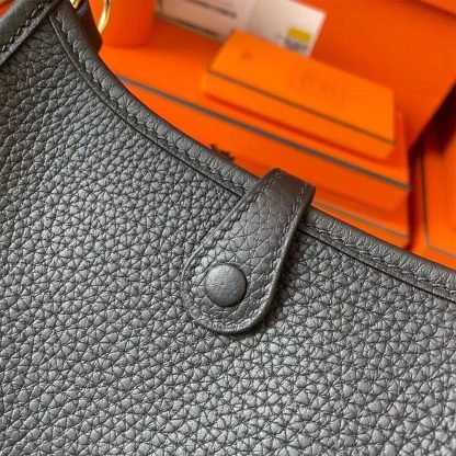 Hermes Women Evelyne 16 Amazone in Clemence Leather-BlackGold - 图片 10