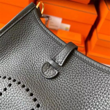 Hermes Women Evelyne 16 Amazone in Clemence Leather-BlackGold - 图片 9