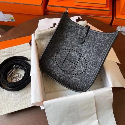 Hermes Women Evelyne 16 Amazone in Clemence Leather-BlackSilver - 图片 4