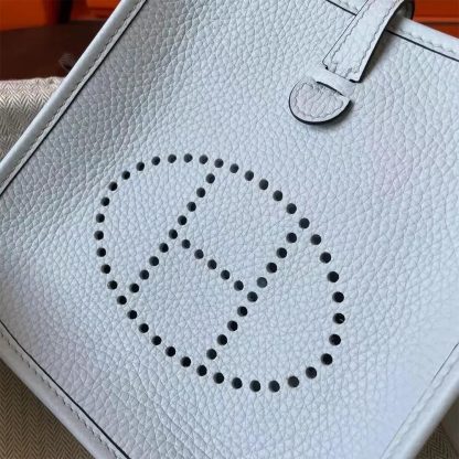 Hermes Women Evelyne 16 Amazone in Clemence Leather-Light BlueSilver - 图片 8