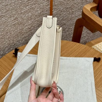Hermes Women Evelyne 16 Amazone in Clemence Leather-WhiteGold - 图片 5