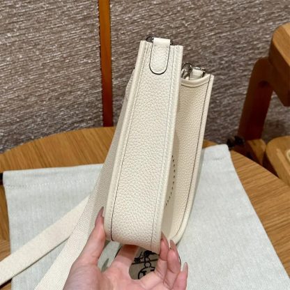 Hermes Women Evelyne 16 Amazone in Clemence Leather-WhiteSilver - 图片 5