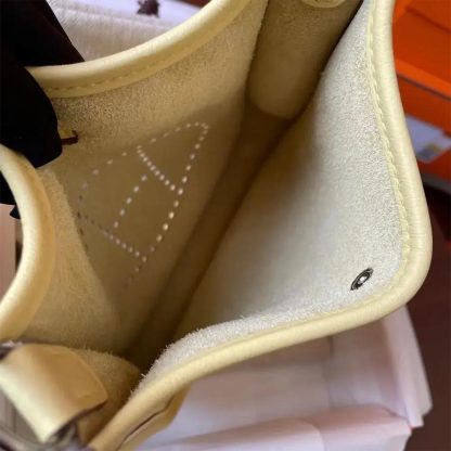 Hermes Women Evelyne 16 Amazone in Clemence Leather-YellowSilver - 图片 10