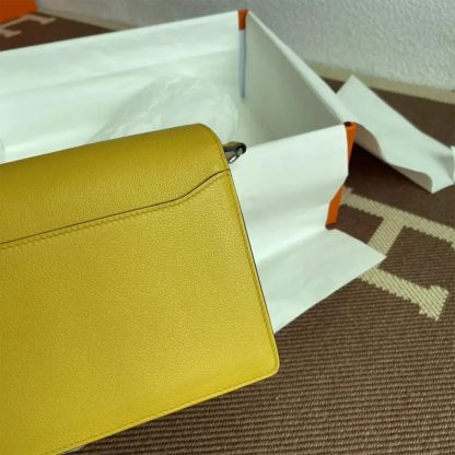 Hermes Women Roulis Mini Bag in Evergrain Calfskin-YellowGold - 图片 8