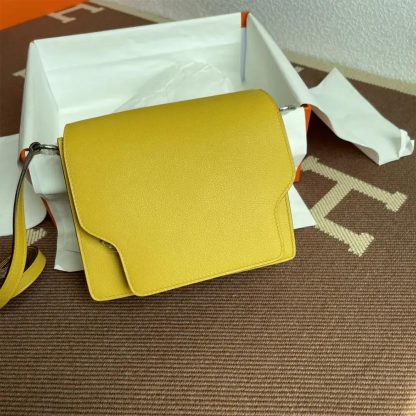 Hermes Women Roulis Mini Bag in Evergrain Calfskin-YellowGold - 图片 5