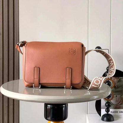 Loewe Men XS Military Messenger Bag in Supple Smooth Calfskin and Jacquard-Brown - 图片 2