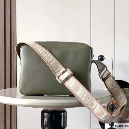 Loewe Men XS Military Messenger Bag in Supple Smooth Calfskin and Jacquard-Dark Green - 图片 3