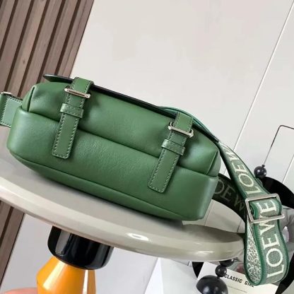 Loewe Men XS Military Messenger Bag in Supple Smooth Calfskin and Jacquard-Green - 图片 5