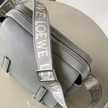 Loewe Men XS Military Messenger Bag in Supple Smooth Calfskin and Jacquard-Grey - 图片 8