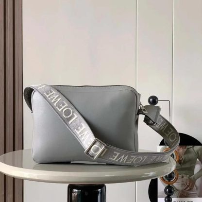 Loewe Men XS Military Messenger Bag in Supple Smooth Calfskin and Jacquard-Grey - 图片 3
