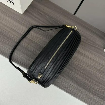 Loewe Unisex Bracelet Pouch in Pleated Nappa Lambskin-Black - 图片 6