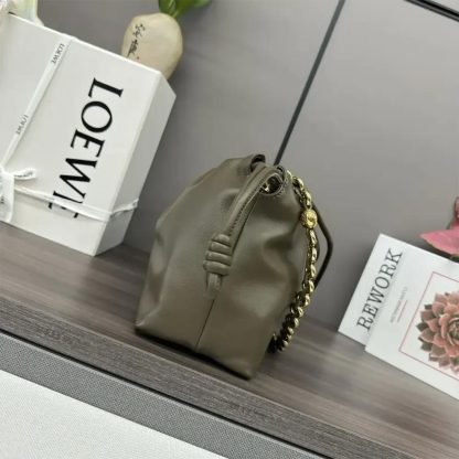 Loewe Unisex Medium Flamenco Purse in Mellow Nappa Lambskin-Dark Khaki Green - 图片 4