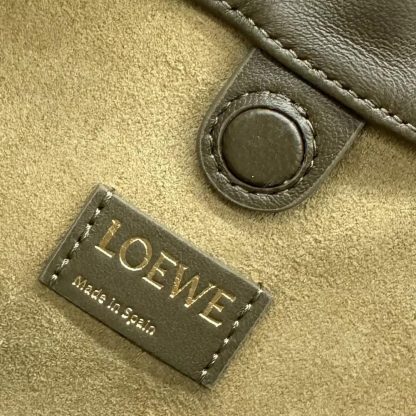 Loewe Unisex Mini Flamenco Purse Bag in Mellow Nappa Lambskin-Dark Khaki Green - 图片 10