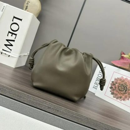 Loewe Unisex Mini Flamenco Purse Bag in Mellow Nappa Lambskin-Dark Khaki Green - 图片 3