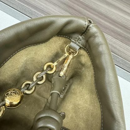 Loewe Unisex Mini Flamenco Purse Bag in Mellow Nappa Lambskin-Dark Khaki Green - 图片 8