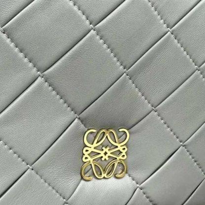 Loewe Women Mini Puffer Goya in Pleated Shiny Nappa Lambskin A896W56X05 - 图片 9