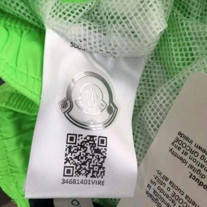 Moncler Men Swim Shorts Crafted from Technical Nylon-Green - 图片 7