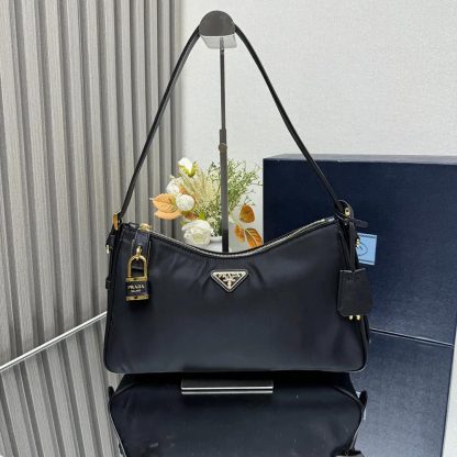 Prada Women Aimée large Re-Nylon and Leather Shoulder Bag with Padlock - 图片 2