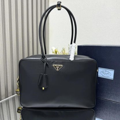 Prada Women Large Re-Nylon and Leather Top-handle Bag with Padlock - 图片 2