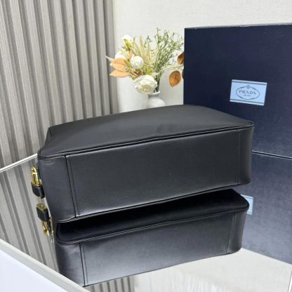 Prada Women Large Re-Nylon and Leather Top-handle Bag with Padlock - 图片 5