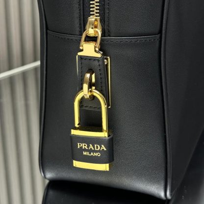 Prada Women Large Re-Nylon and Leather Top-handle Bag with Padlock - 图片 6