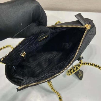 Prada Women Re-Edition 1995 Chaîne Re-Nylon Tote Bag-Black - 图片 4