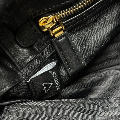Prada Women Re-Nylon and Leather Small Top-handle Bag with Padlock - 图片 8