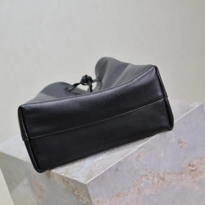 Saint Laurent YSL Women Paris Vii Pochon in Lambskin - 图片 8
