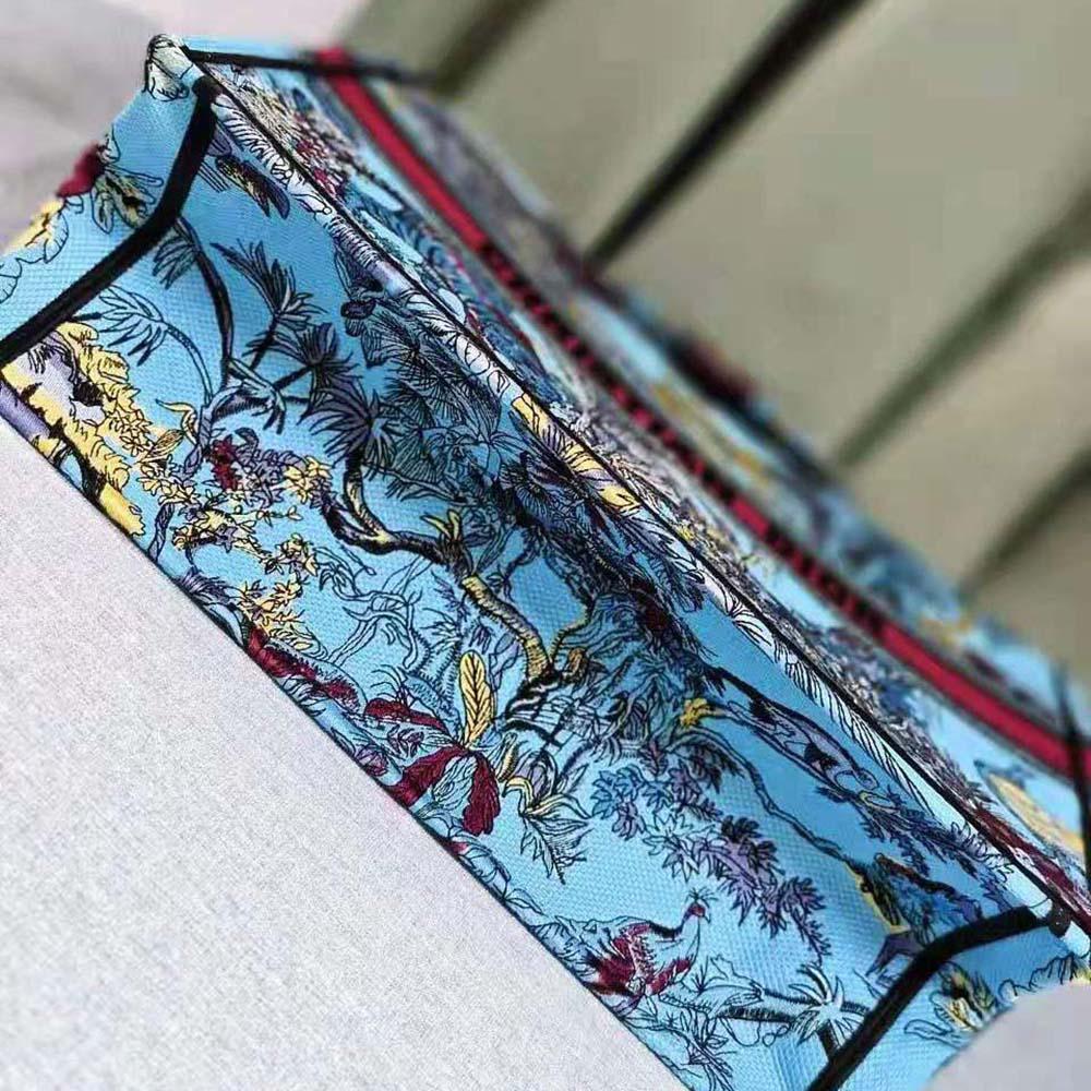 Dior Women Large Dior Book Tote Celestial Blue Multicolor Toile de Jouy Voyage Embroidery - 图片 6