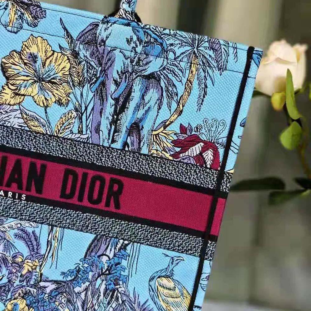 Dior Women Large Dior Book Tote Celestial Blue Multicolor Toile de Jouy Voyage Embroidery - 图片 9