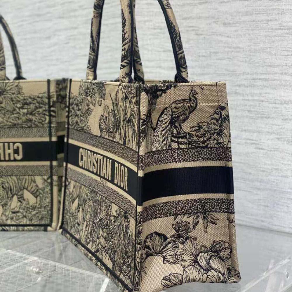 Dior Women Medium Dior Book Tote Beige Multicolor Toile de Jouy Voyage Embroidery - 图片 4