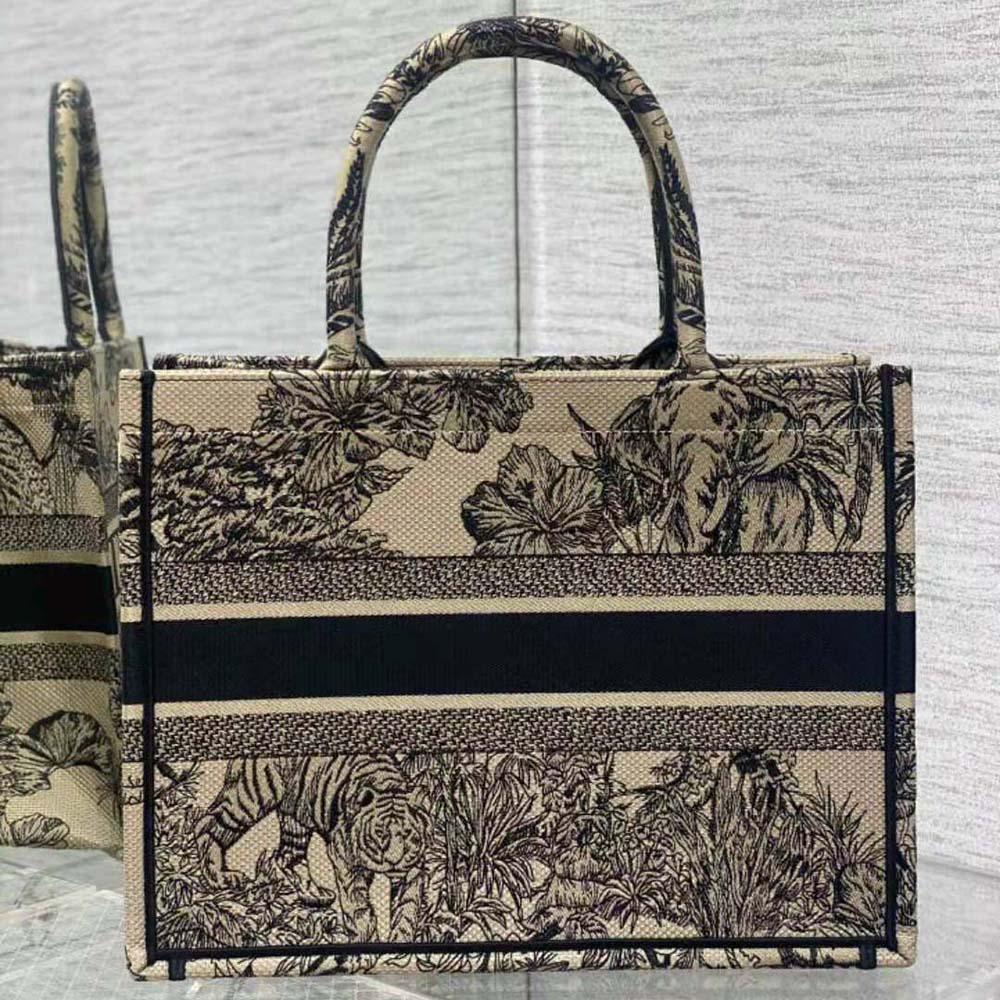 Dior Women Medium Dior Book Tote Beige Multicolor Toile de Jouy Voyage Embroidery - 图片 3
