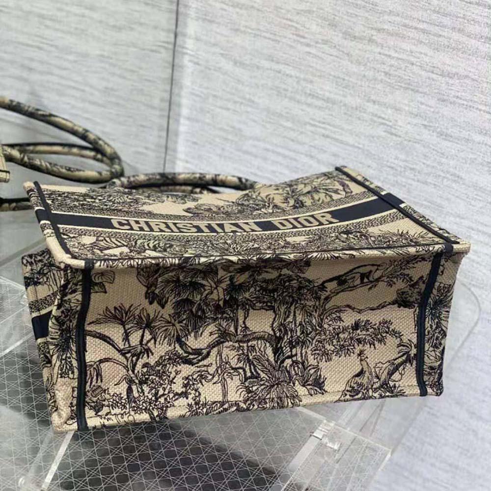 Dior Women Medium Dior Book Tote Beige Multicolor Toile de Jouy Voyage Embroidery - 图片 5