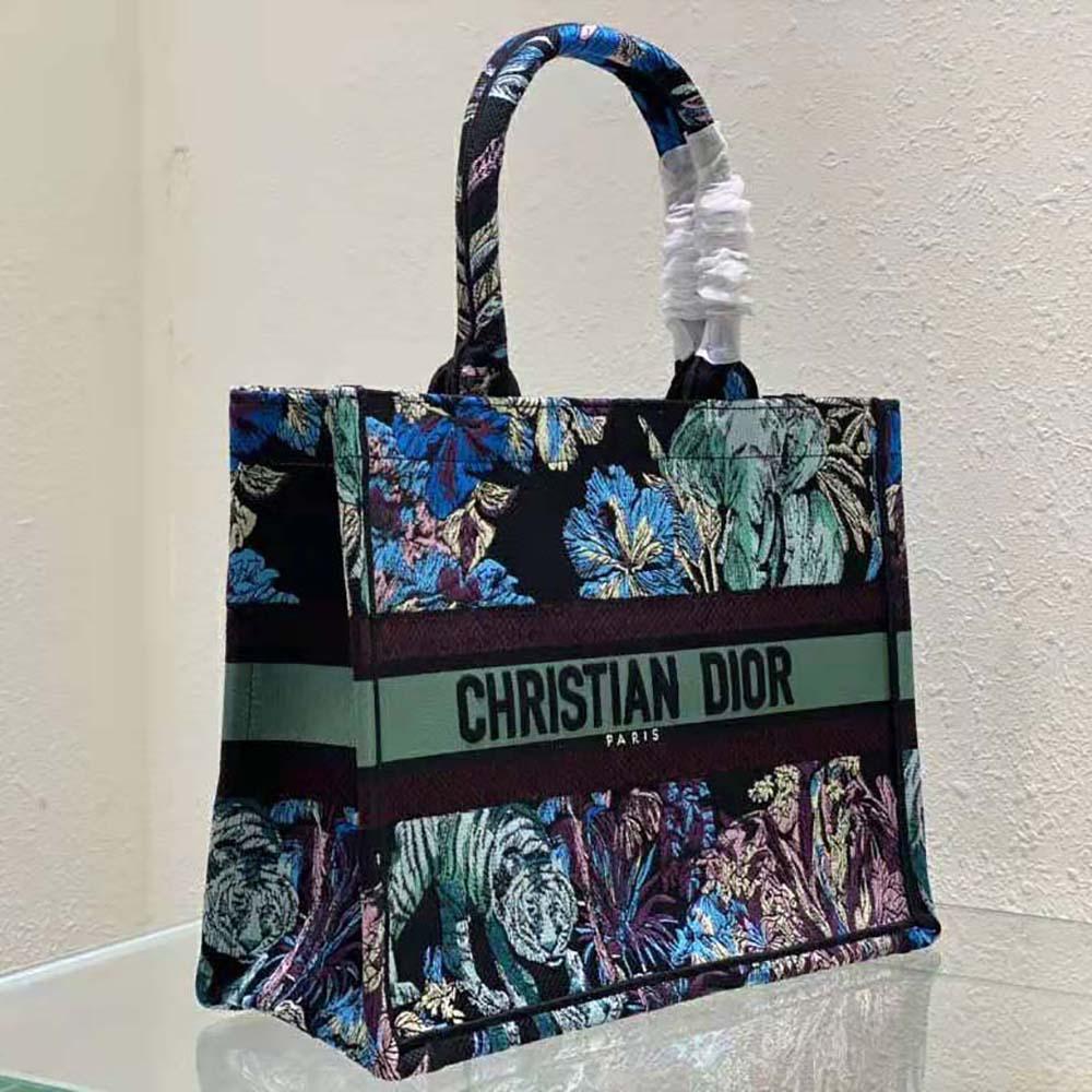 Dior Women Medium Dior Book Tote Blue Multicolor Toile de Jouy Voyage Embroidery - 图片 9